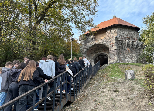 XV LO Podbija Węgry